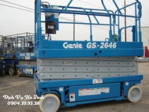 Sử dụng xe nâng người làm việc trên cao